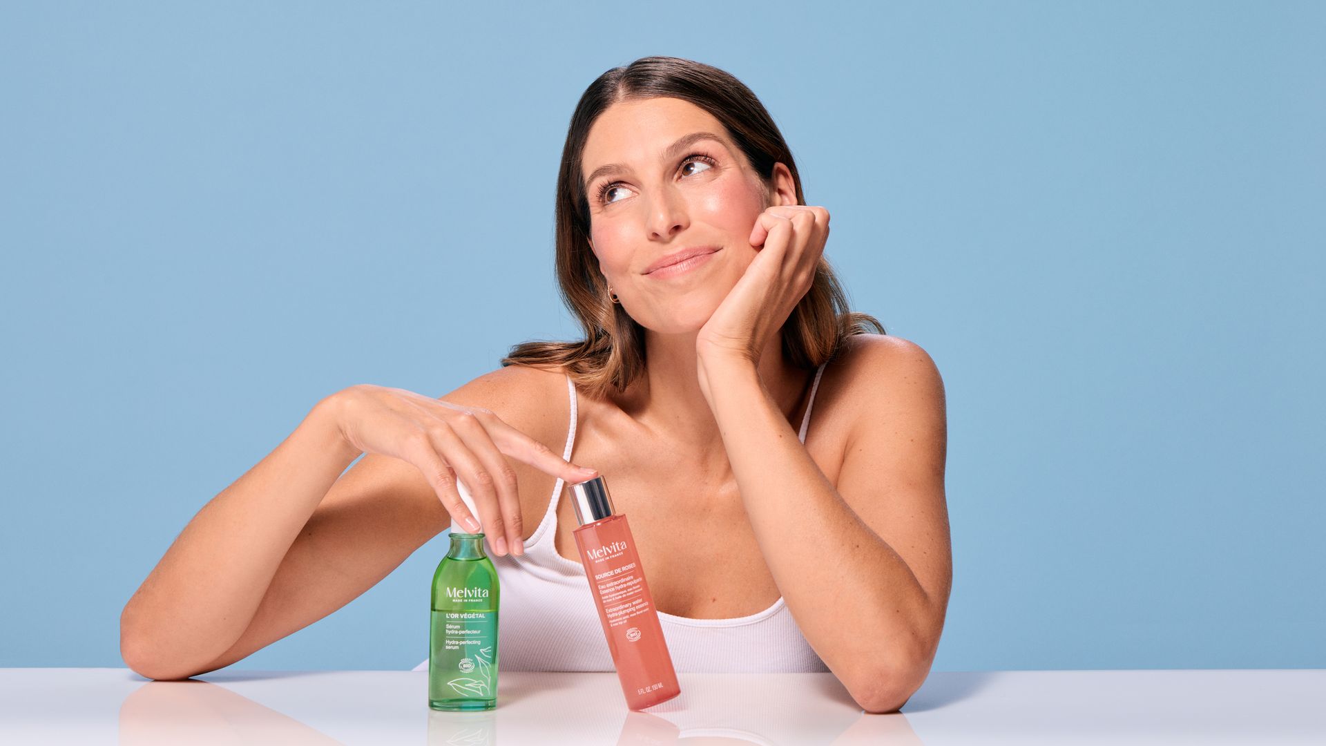 Laury Thilleman dans une campagne Melvita